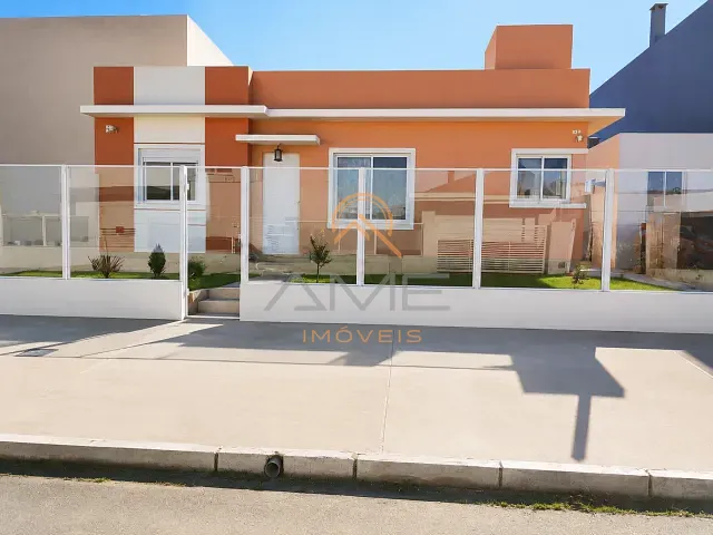 Casa 2 quartos e 2 banheiros, à venda, no bairro Laranjal em Pelotas