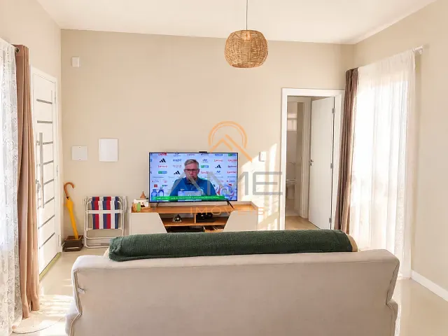 Casa 2 quartos e 2 banheiros, à venda, no bairro Laranjal em Pelotas