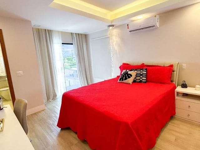 Casa com 264m² 4 quartos e 4 banheiros, à venda, no bairro Lagoa em Macaé