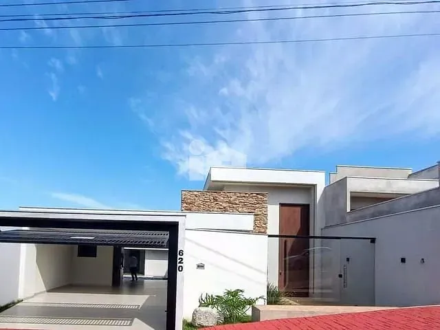 Casa com 300m² 3 quartos e 3 banheiros, à venda, no bairro Belmonte em Rolândia