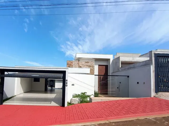 Casa com 300m² 3 quartos e 3 banheiros, à venda, no bairro Belmonte em Rolândia