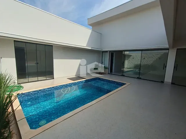 Casa com 300m² 3 quartos e 3 banheiros, à venda, no bairro Belmonte em Rolândia