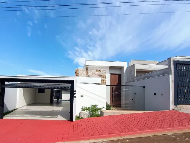 Casa com 300m² 3 quartos e 3 banheiros, à venda, no bairro Belmonte em Rolândia