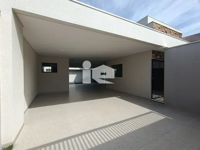 Casa com 300m² 3 quartos e 3 banheiros, à venda, no bairro Belmonte em Rolândia
