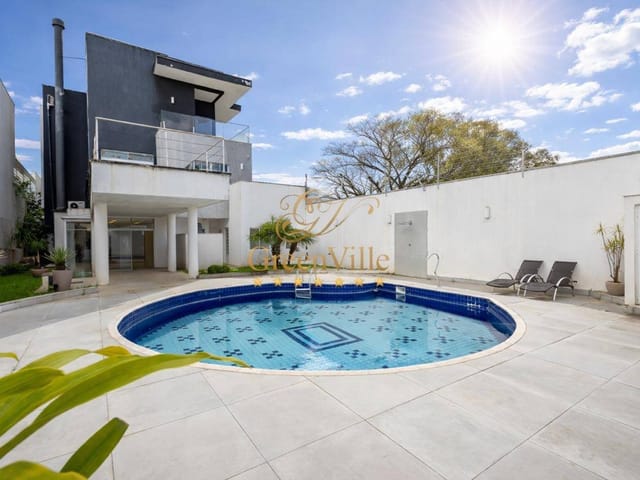 Casa com 870m² 4 quartos e 6 banheiros, à venda, no bairro Jardim Social em Curitiba