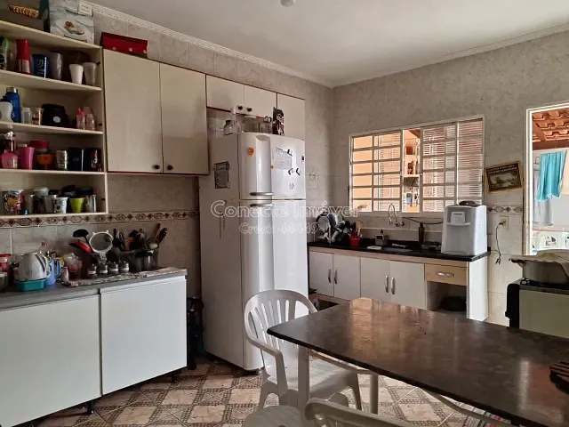 Casa com 250m² 1 quarto e 1 banheiro, à venda, no bairro Jardim Imperial em Jaguariúna