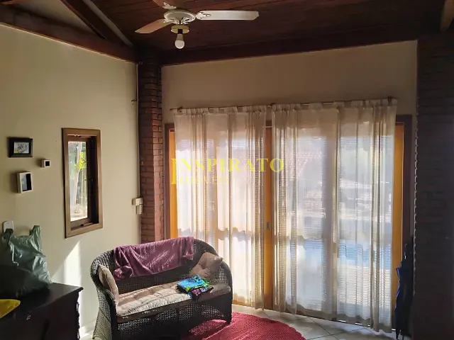 Casa com 1000m² 3 quartos e 3 banheiros, à venda, no bairro Cafezal em Itupeva
