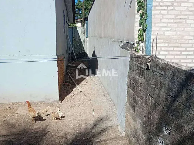 Casa com 250m² 3 quartos e 1 banheiro, à venda, no bairro Monte Santo de Minas em Monte Santo de Minas