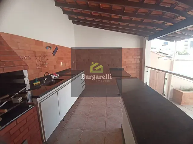 Casa 3 quartos e 2 banheiros, para alugar, no bairro Centenário em Lavras