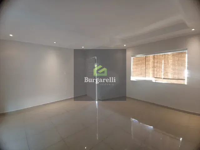 Casa 3 quartos e 2 banheiros, para alugar, no bairro Centenário em Lavras