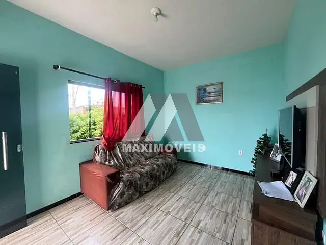 Casa com 158m² 6 quartos e 2 banheiros, à venda, no bairro Jardim Nazareth em Araçuaí