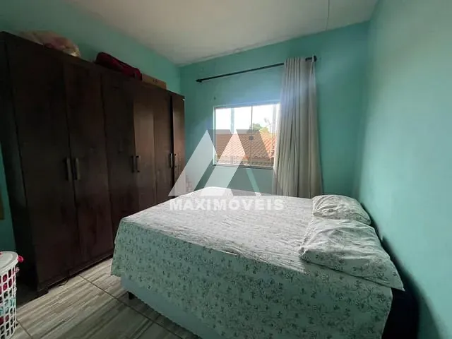 Casa com 158m² 6 quartos e 2 banheiros, à venda, no bairro Jardim Nazareth em Araçuaí