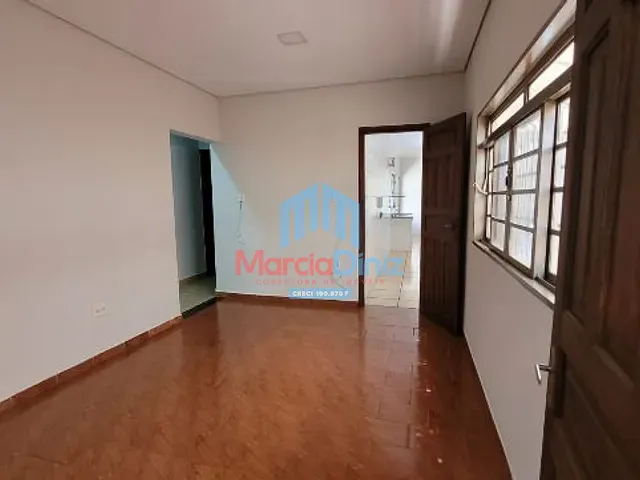 Casa 3 quartos e 2 banheiros, para alugar, no bairro Centro em Ituverava