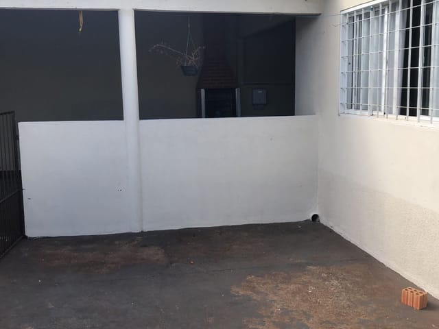 Casa com 300m² 3 quartos e 2 banheiros, à venda, no bairro Conjunto Residencial Roberto Conceição em Cambé