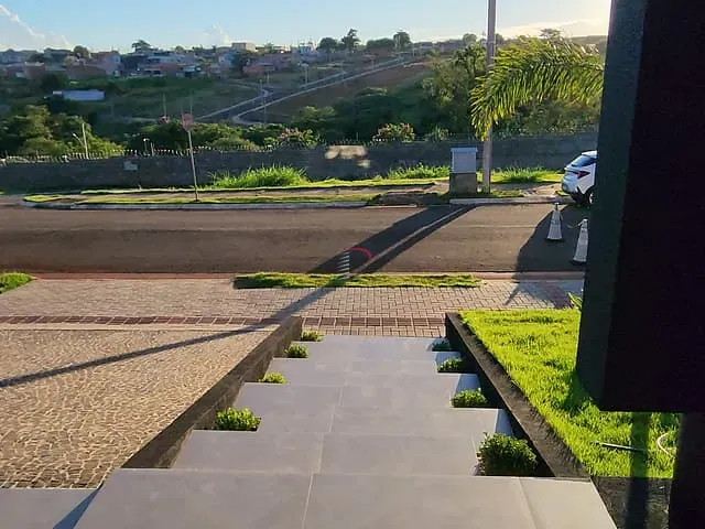 Casa com 264m² 3 quartos e 4 banheiros, à venda, no bairro Alexandre Urbanas em Londrina