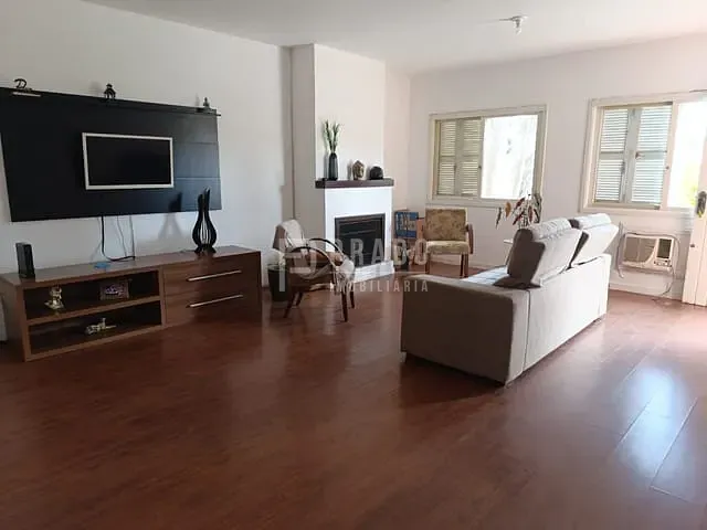 Casa com 400m² 3 quartos e 3 banheiros, à venda, no bairro Areal em Pelotas