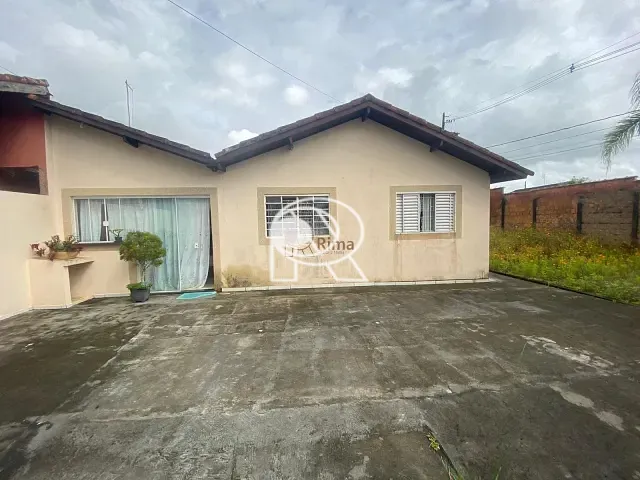 Casa 2 quartos e 2 banheiros, à venda, no bairro Boco B em Registro