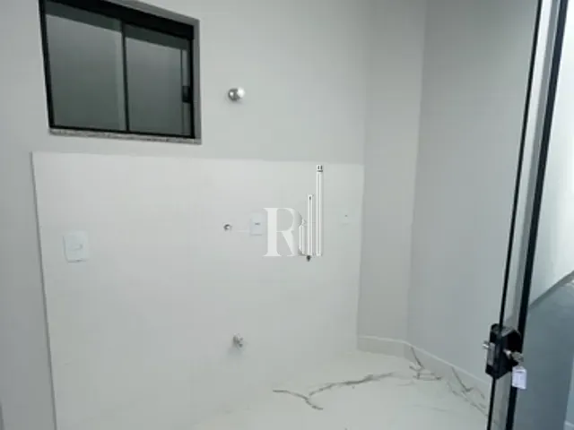 Casa 2 quartos e 1 banheiro, à venda, no bairro Areias em Tijucas