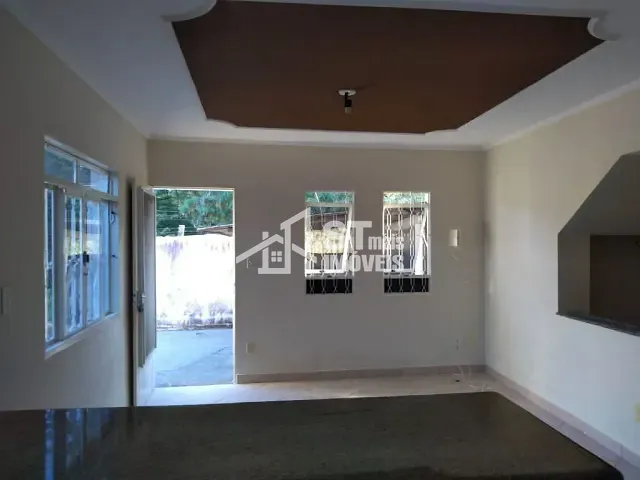 Casa com 286m², à venda, no bairro Centro em Andradas