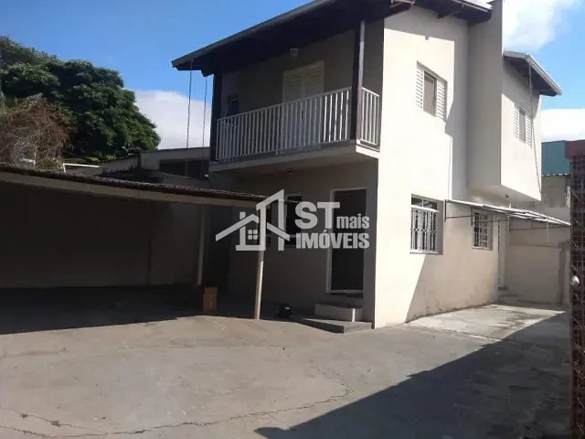 Casa com 286m², à venda, no bairro Centro em Andradas