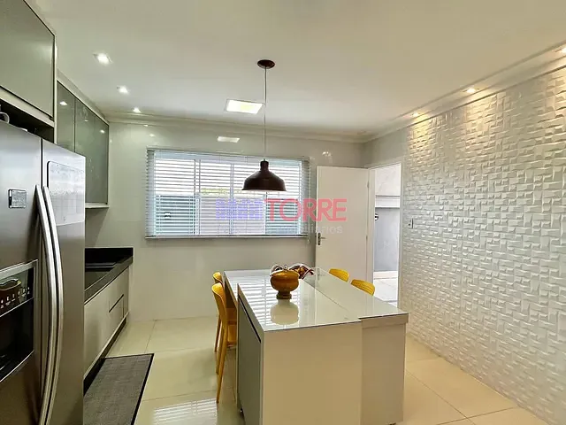 Casa 3 quartos e 4 banheiros, à venda, no bairro Salobrinho em Ilhéus