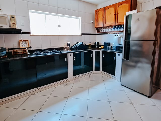 Casa com 300m² 4 quartos e 4 banheiros, à venda, no bairro Praia do Foguete em Cabo Frio