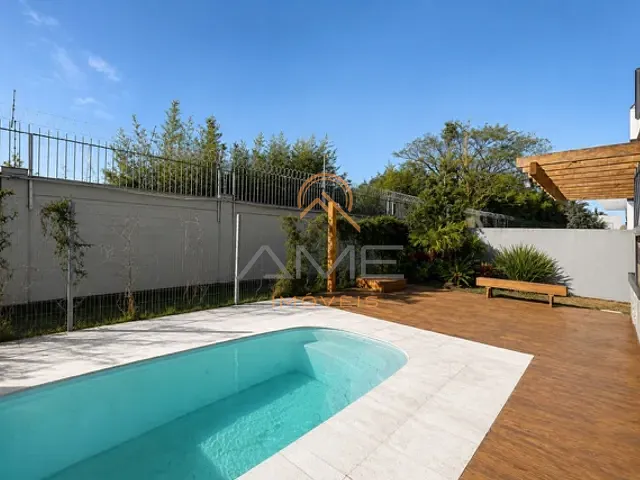 Casa com 348m² 3 quartos e 5 banheiros, à venda ou para alugar, no bairro Laranjal em Pelotas