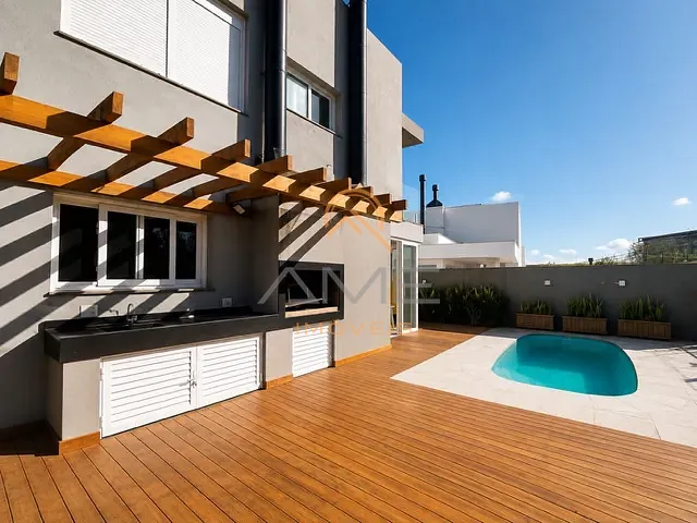 Casa com 348m² 3 quartos e 5 banheiros, à venda ou para alugar, no bairro Laranjal em Pelotas