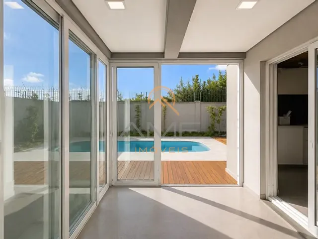 Casa com 348m² 3 quartos e 5 banheiros, à venda ou para alugar, no bairro Laranjal em Pelotas