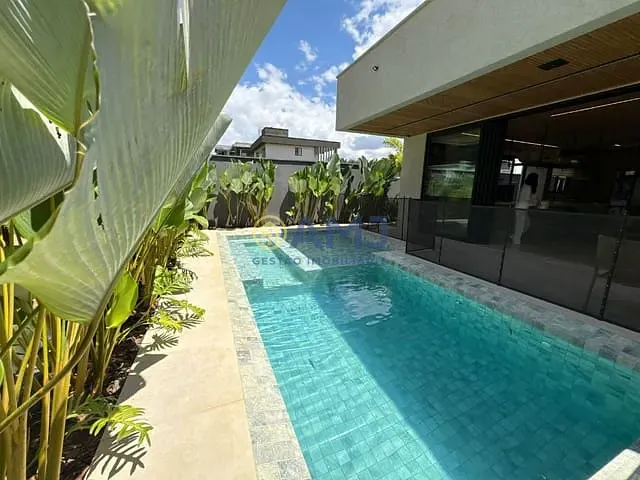Casa com 640m² 4 quartos e 5 banheiros, à venda, no bairro Plateau Dor Privilege em Goiânia