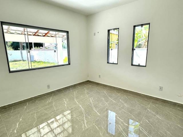 Casa com 440m² 3 quartos e 2 banheiros, à venda, no bairro Jardim Atlântico Central (Itaipuaçu) em Maricá