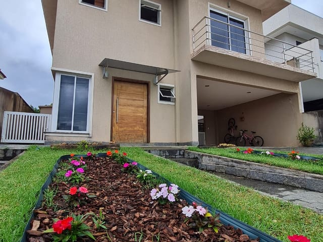 Casa com 358m² 3 quartos e 4 banheiros, à venda, no bairro Jardim Carvalho em Ponta Grossa