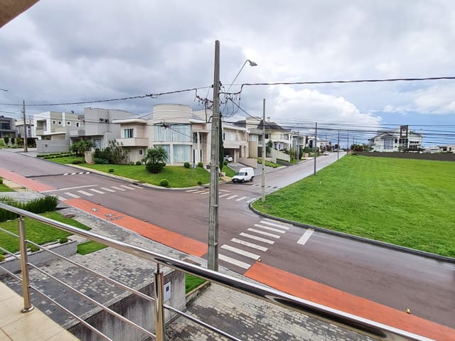 Casa com 358m² 3 quartos e 4 banheiros, à venda, no bairro Jardim Carvalho em Ponta Grossa
