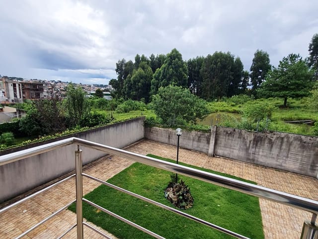 Casa com 358m² 3 quartos e 4 banheiros, à venda, no bairro Jardim Carvalho em Ponta Grossa