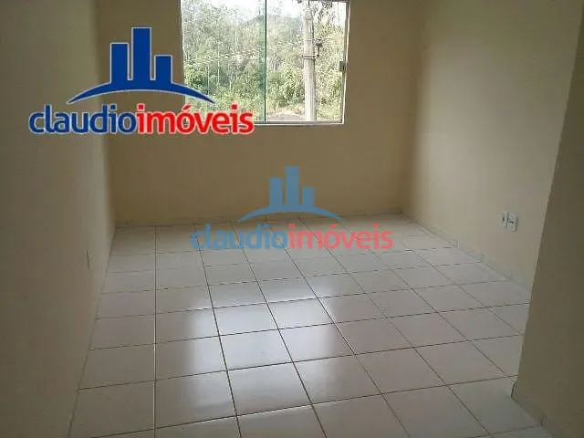 Casa 3 quartos e 2 banheiros, à venda, no bairro Ano Bom em Barra Mansa