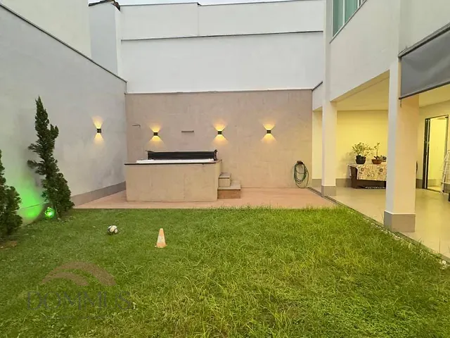 Casa 4 quartos e 6 banheiros, à venda, no bairro Cariru em Ipatinga