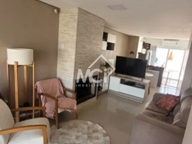 Casa 2 quartos e 2 banheiros, à venda, no bairro Laranjal em Pelotas