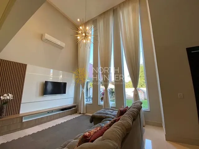 Casa com 510m² 3 quartos e 2 banheiros, à venda, no bairro Nova Brasília em Joinville