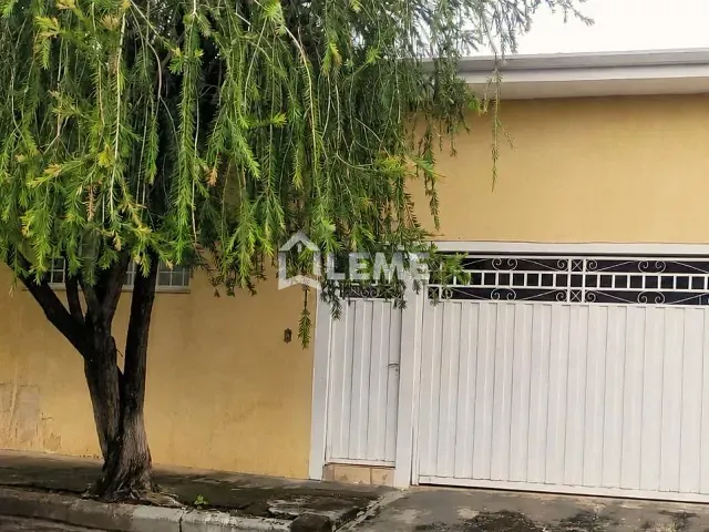 Casa com 300m² 2 quartos e 2 banheiros, à venda, no bairro Vila Carvalho em Mococa