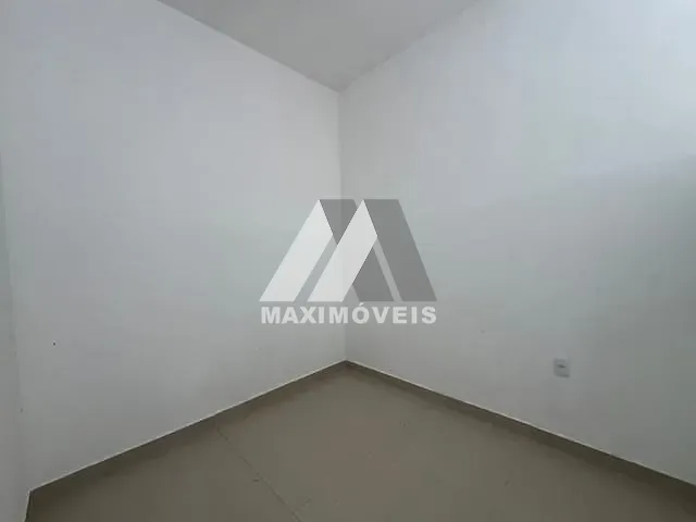 Casa com 180m² 1 quarto e 1 banheiro, à venda, no bairro São Francisco em Araçuaí