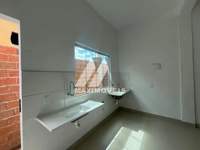 Casa com 180m² 1 quarto e 1 banheiro, à venda, no bairro São Francisco em Araçuaí
