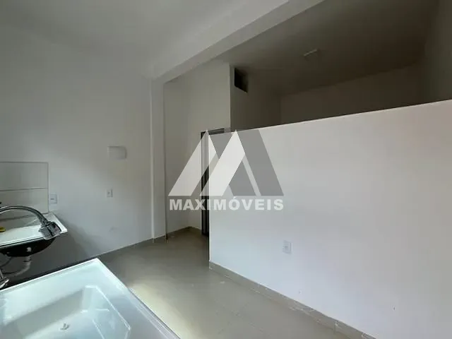 Casa com 180m² 1 quarto e 1 banheiro, à venda, no bairro São Francisco em Araçuaí