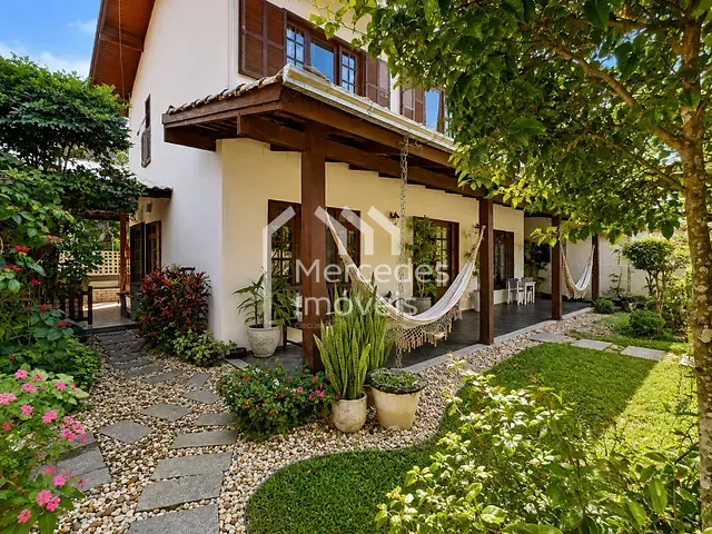 Casa com 123m² 4 quartos e 3 banheiros, à venda, no bairro Cabeçudas em Itajaí