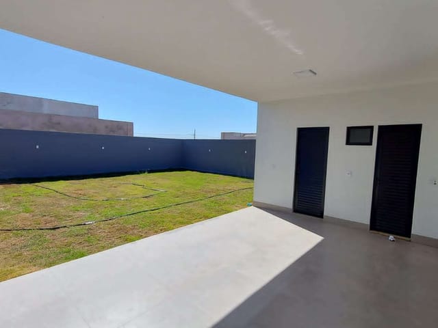 Casa com 420m² 3 quartos e 1 banheiro, à venda, no bairro Jardim Curitiba em Sinop