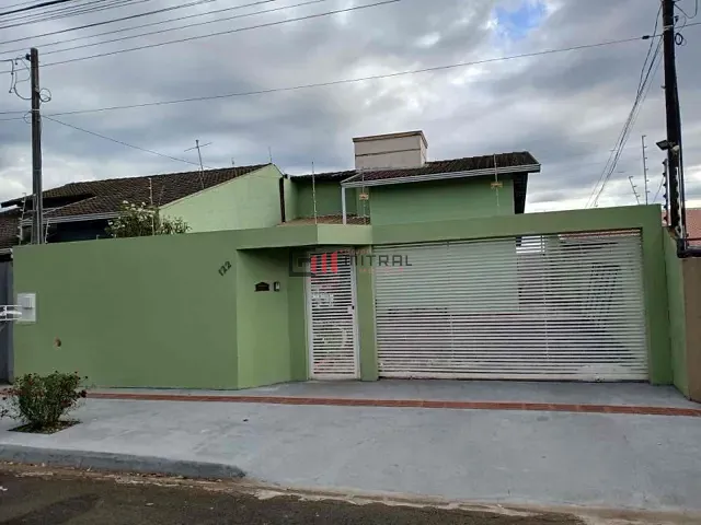 Casa com 256m² 3 quartos e 3 banheiros, à venda, no bairro Maria Lúcia em Londrina