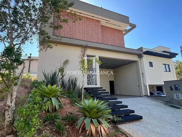 Casa com 300m² 3 quartos e 5 banheiros, à venda, no bairro Condomínio Residencial Euroville II em Bragança Paulista