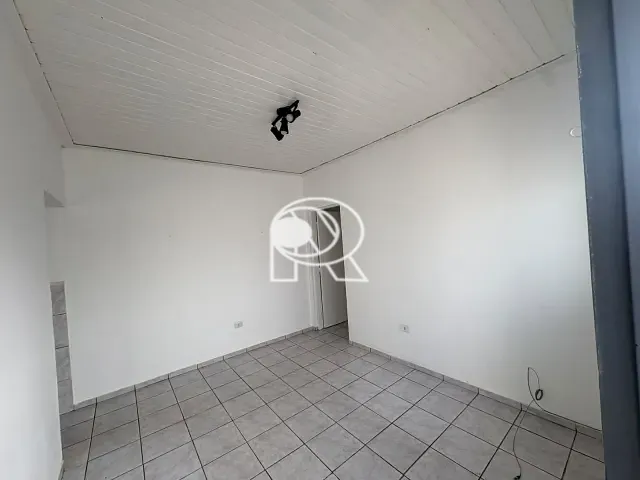 Casa 3 quartos e 2 banheiros, para alugar, no bairro Jardim Ipanema em Registro