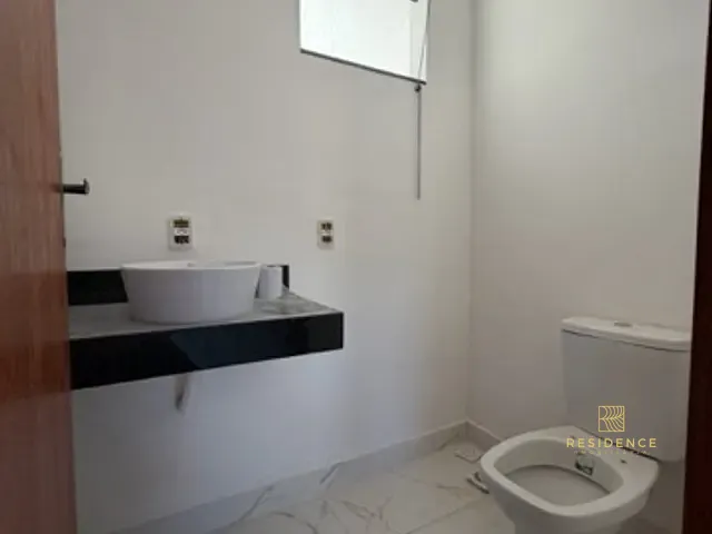Casa 3 quartos e 2 banheiros, à venda, no bairro Roma em Volta Redonda