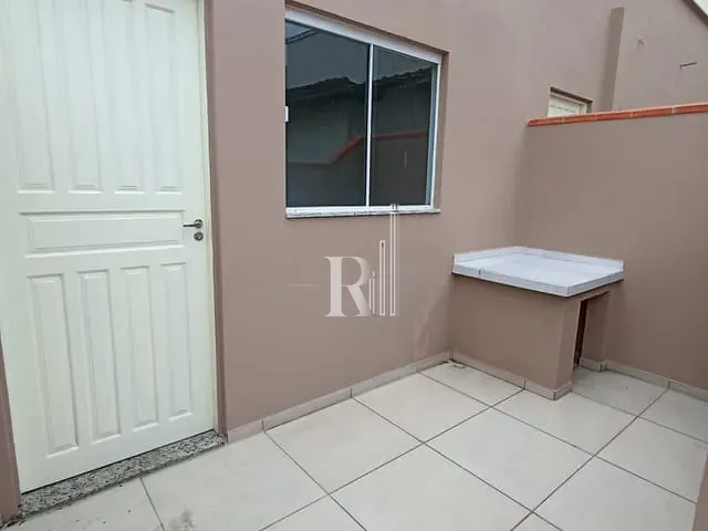 Casa 2 quartos e 1 banheiro, para alugar, no bairro Centro em Tijucas