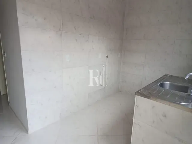 Casa 2 quartos e 1 banheiro, para alugar, no bairro Centro em Tijucas